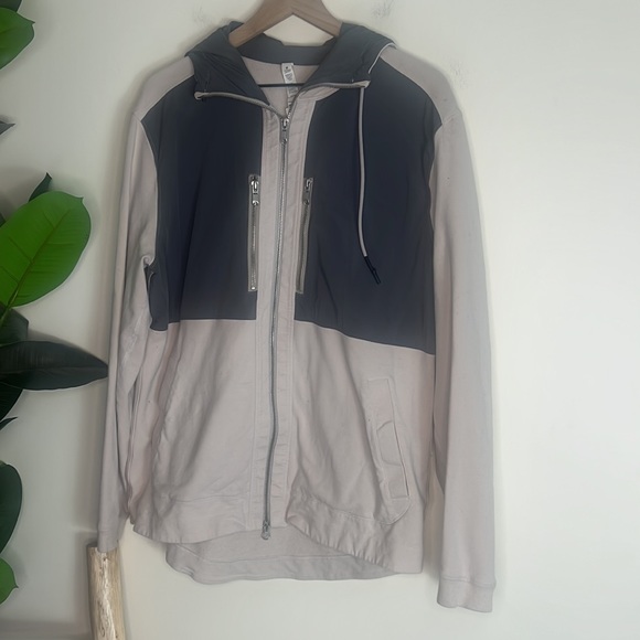 Lululemon Dispatch Hoodie Size XL - Picture 3 of 9